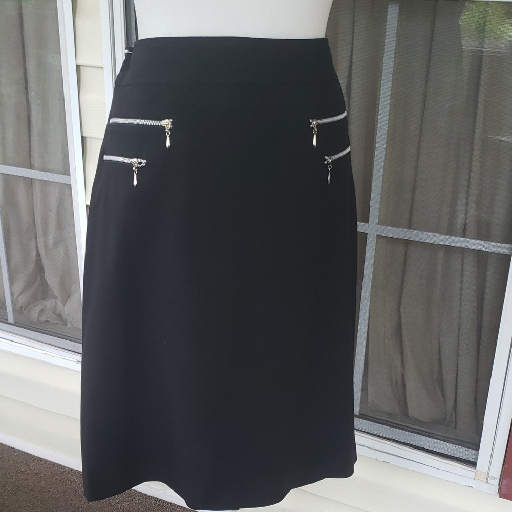 BARRIE PACE‎ Elegant Black Skirt with Zipper Accents